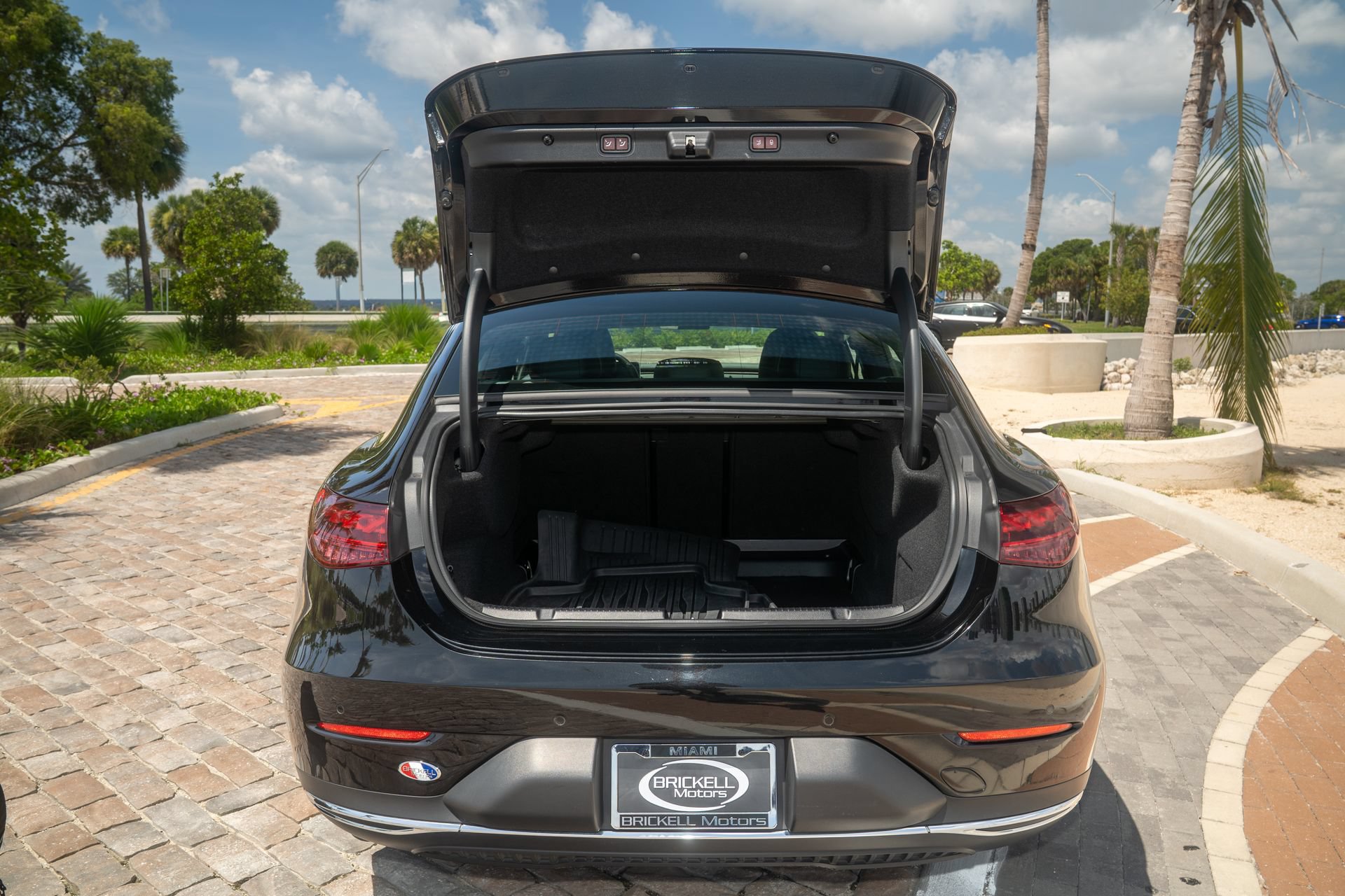 Used 2023 Mercedes-Benz EQE 350+ Sedan image 38