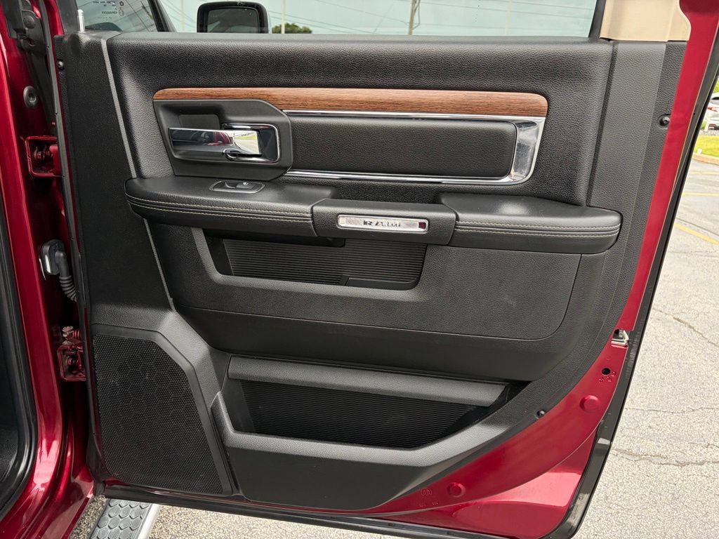 Used 2018 RAM 1500 Laramie w/ Convenience Group AWD/4WD image 22