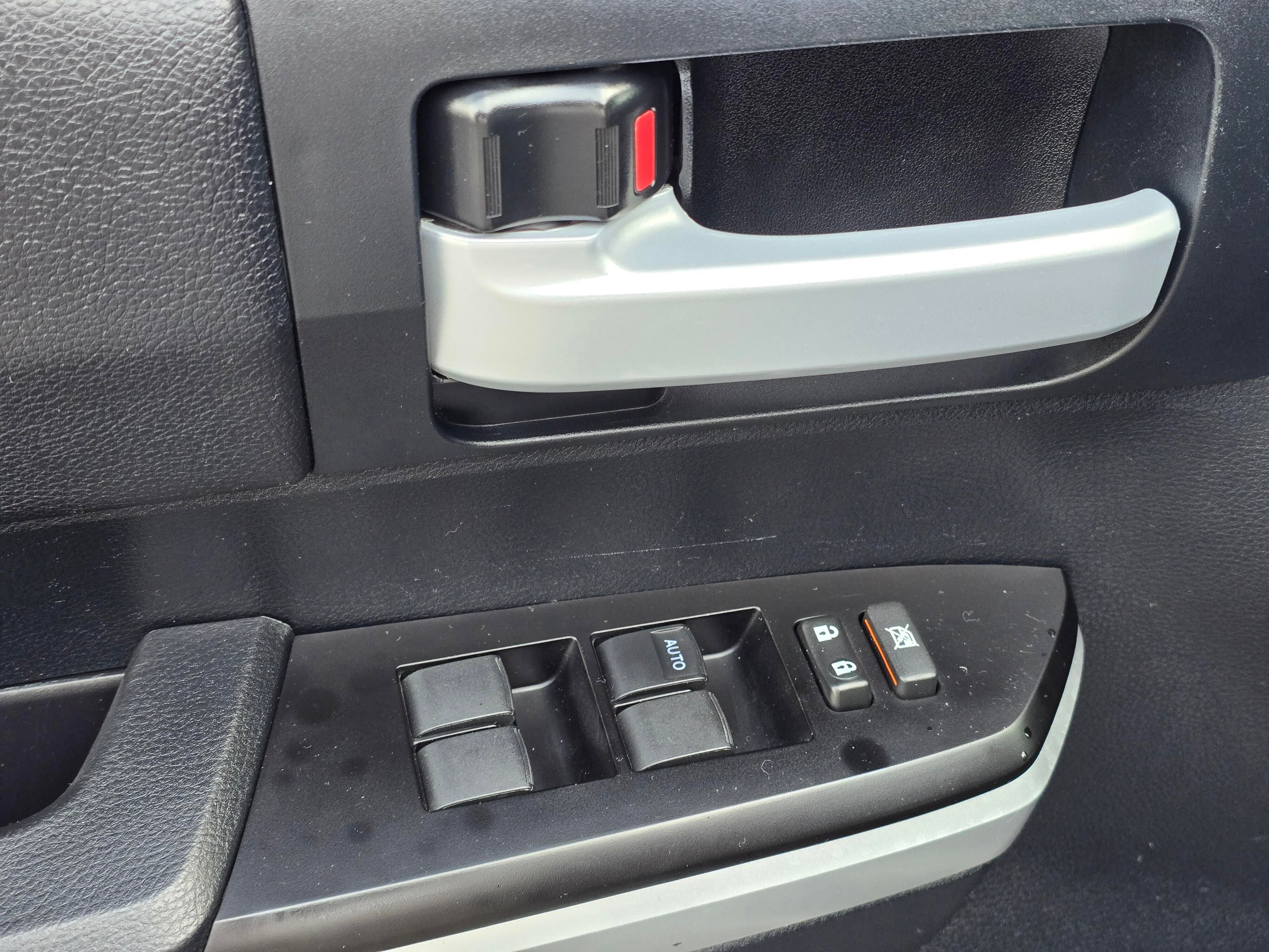 Used 2017 Toyota Tundra SR5 image 27