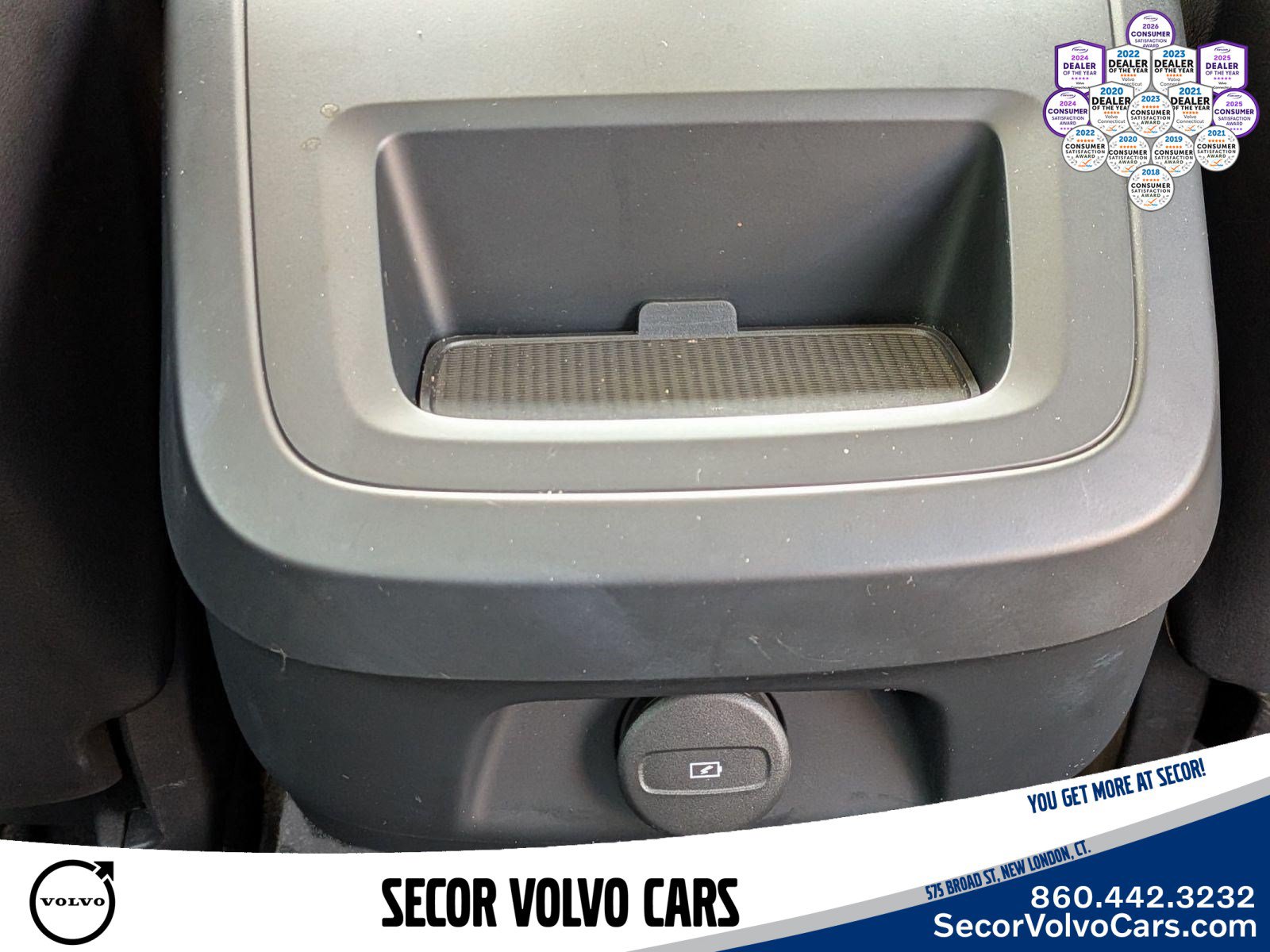 Certified 2023 Volvo S60 B5 Plus AWD/4WD image 17