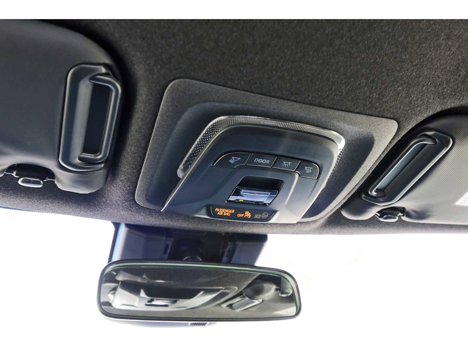 Used 2025 Toyota Corolla SE image 21