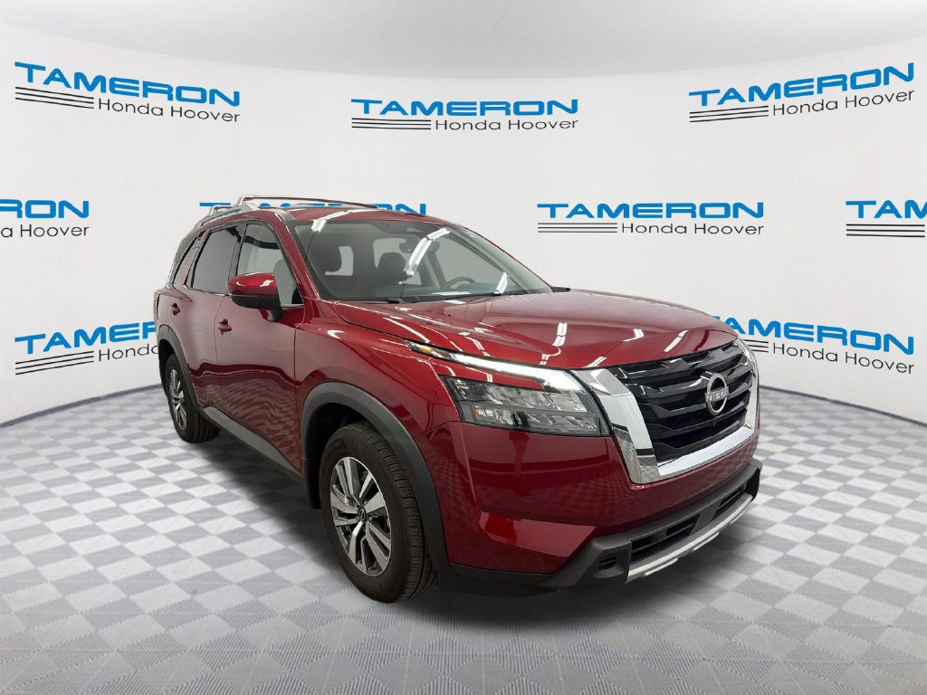 Used 2025 Nissan Pathfinder SL AWD/4WD image 7