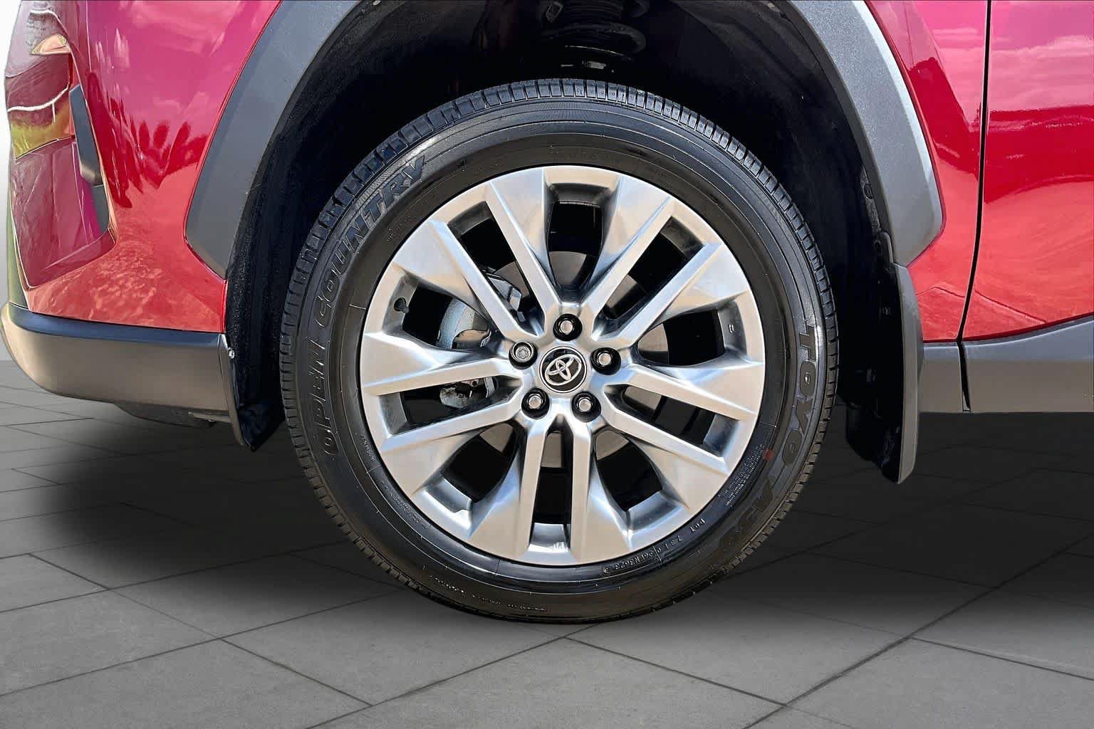 Used 2024 Toyota RAV4 XLE Premium FWD image 21