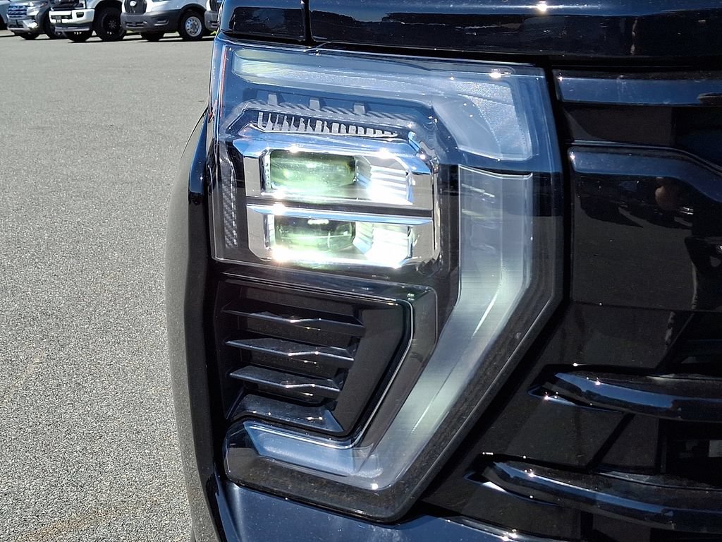 Used 2025 Chevrolet Silverado 2500 LTZ w/ Trail Boss Package AWD/4WD image 9