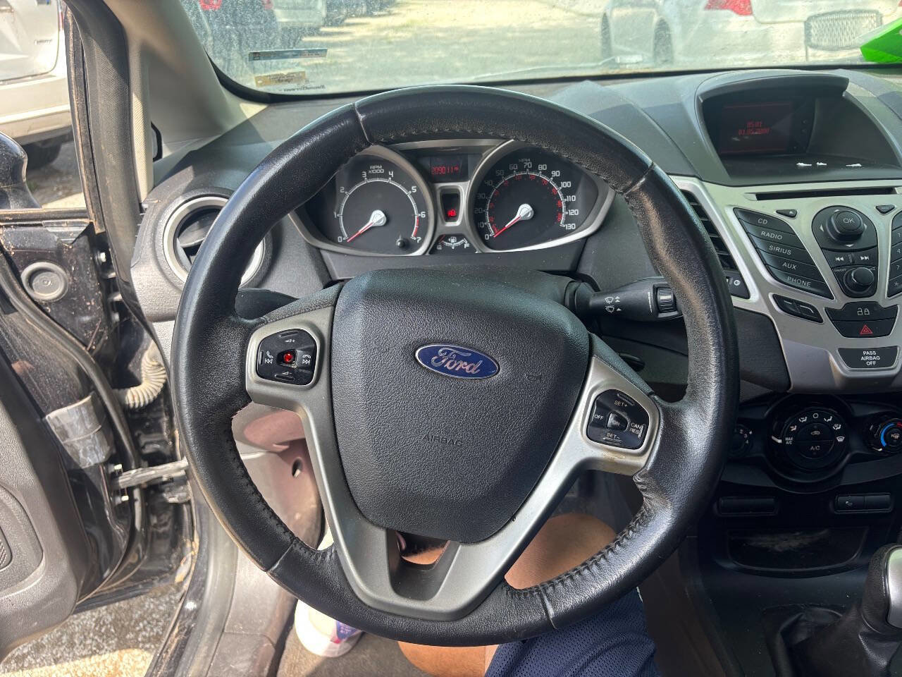 Used 2013 Ford Fiesta SE image 11