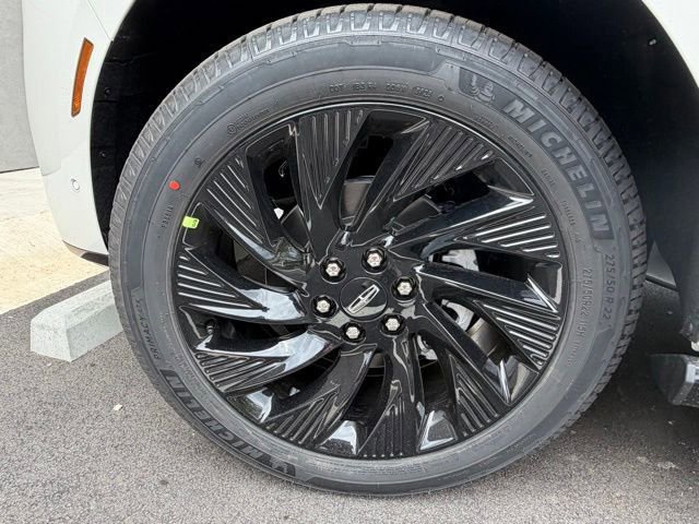 New 2025 Lincoln Navigator L Reserve w/ Jet Appearance Package image 9