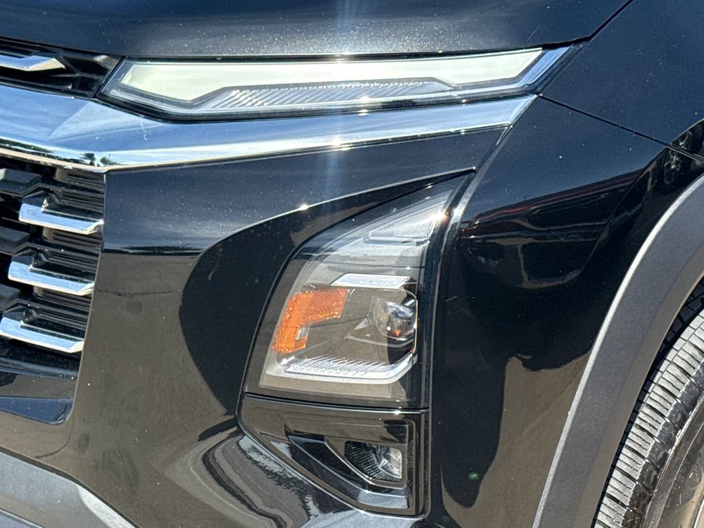 Used 2025 Chevrolet Equinox LT w/ Safety and Technology Package FWD image 4