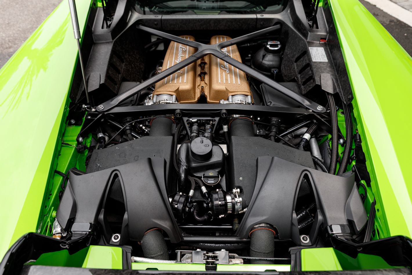 Used 2018 Lamborghini Huracan Performante AWD/4WD image 63