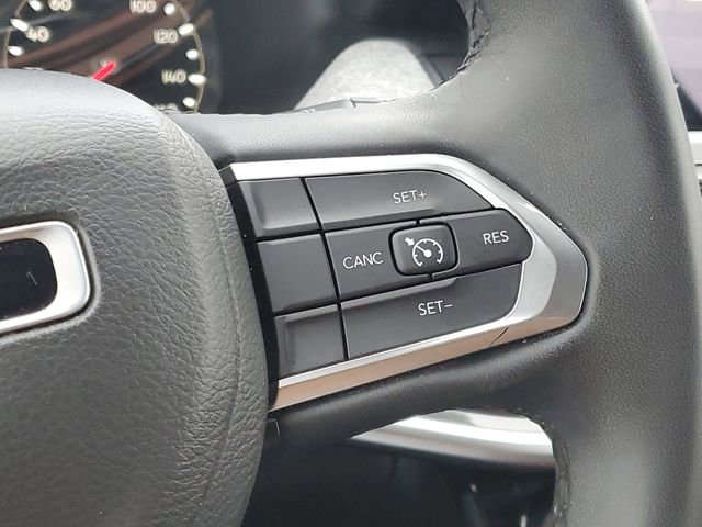 Used 2023 Jeep Compass Latitude image 18