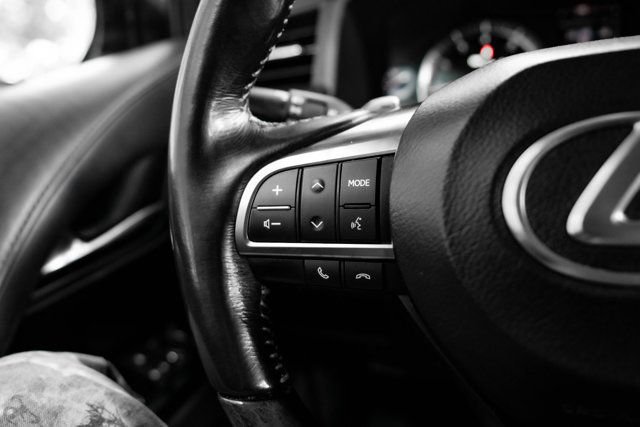 Used 2016 Lexus LX 570 4WD w/ Luxury Package image 47