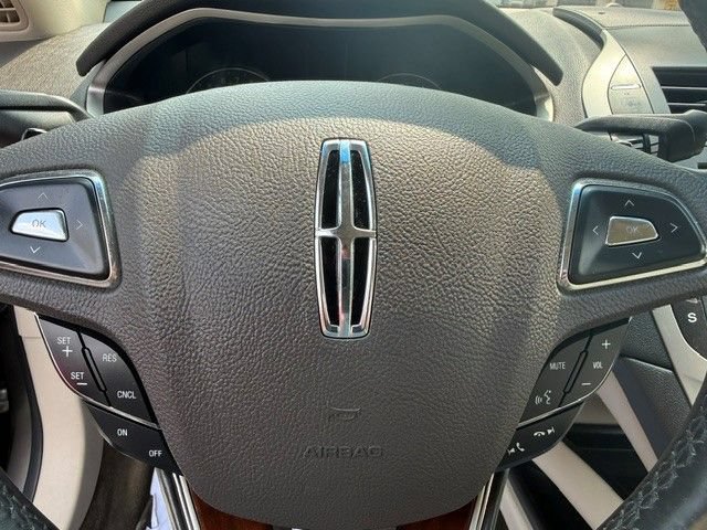 Used 2016 Lincoln MKZ w/ Equipment Group 200A Select FWD image 17