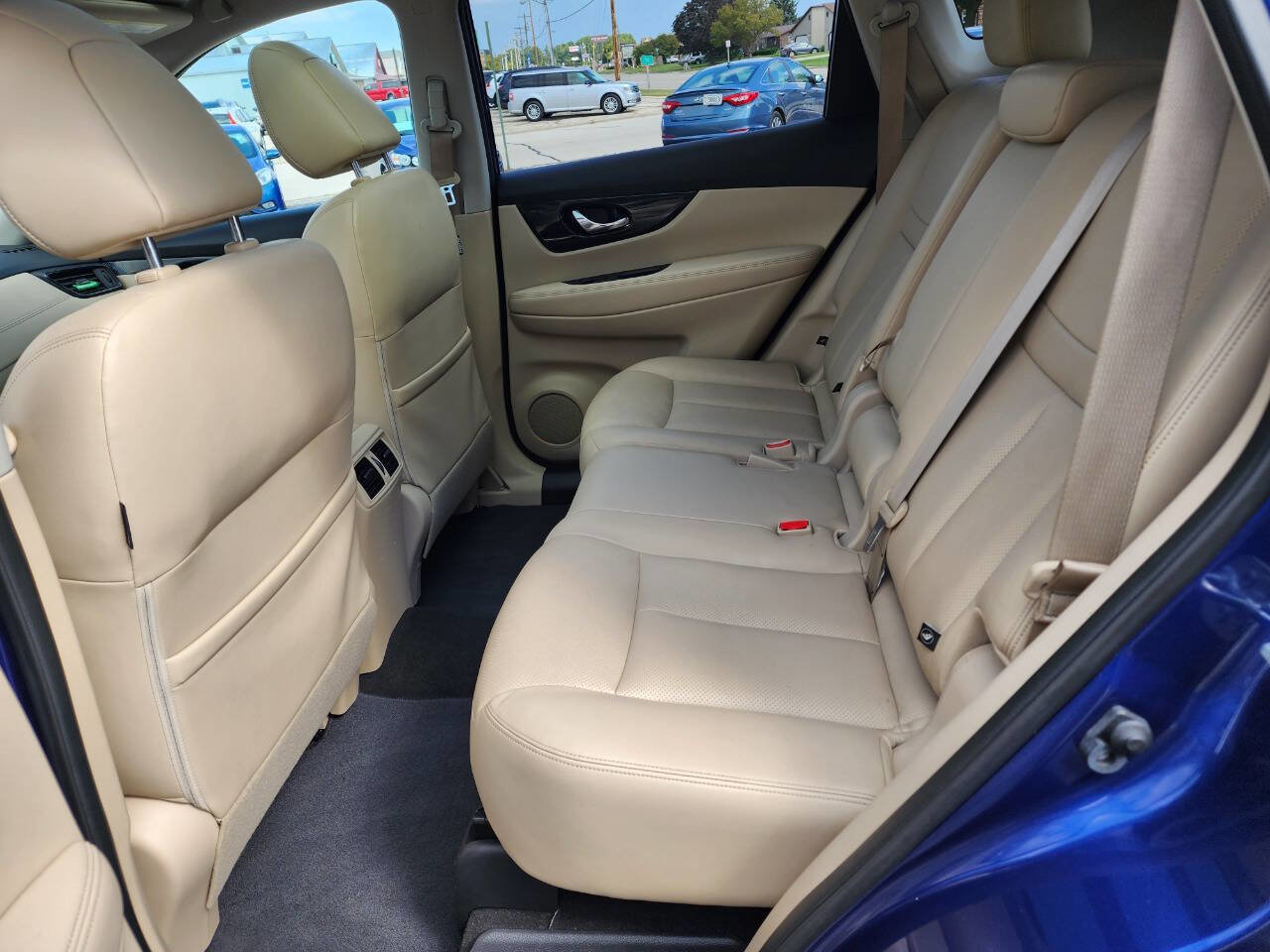 Used 2017 Nissan Rogue SL w/ SL Premium Package image 12