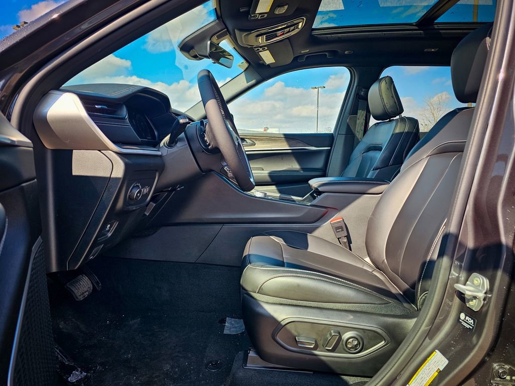 New 2026 Jeep Grand Cherokee L Limited image 12