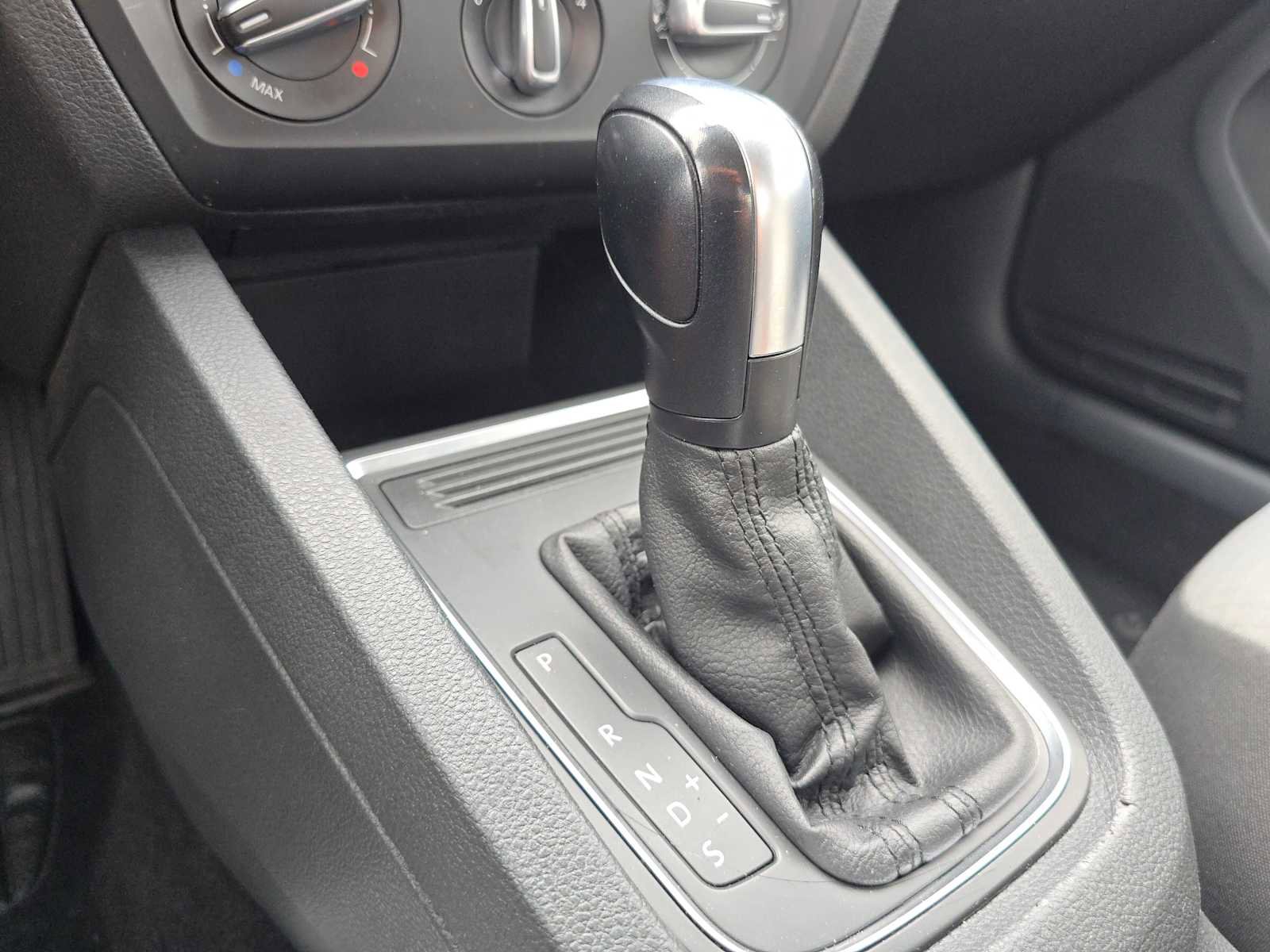 Used 2017 Volkswagen Jetta S image 31