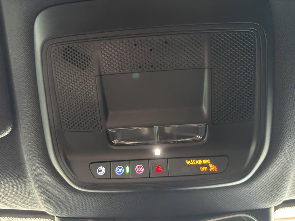 New 2026 Chevrolet Equinox EV RS image 18