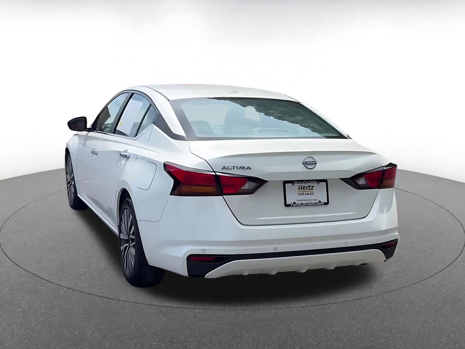 Used 2025 Nissan Altima 2.5 SV FWD image 11