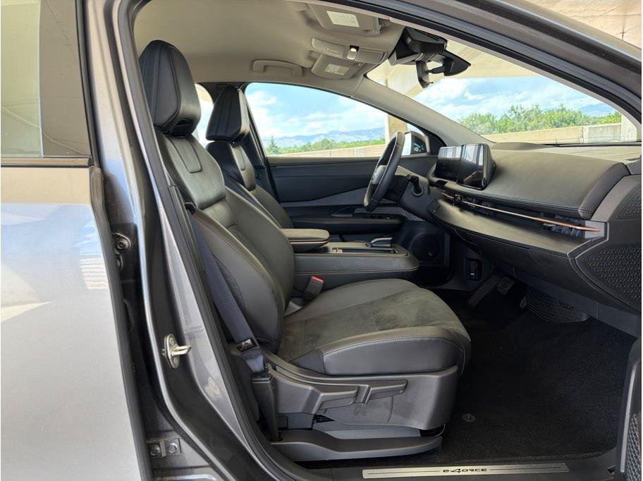 Used 2024 Nissan Ariya AWD image 15