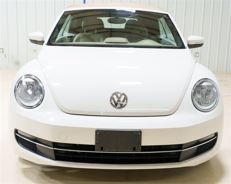 Used 2013 Volkswagen Beetle TDI FWD image 19