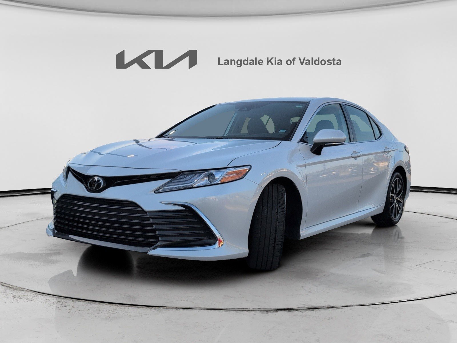 Used 2023 Toyota Camry XLE image 11