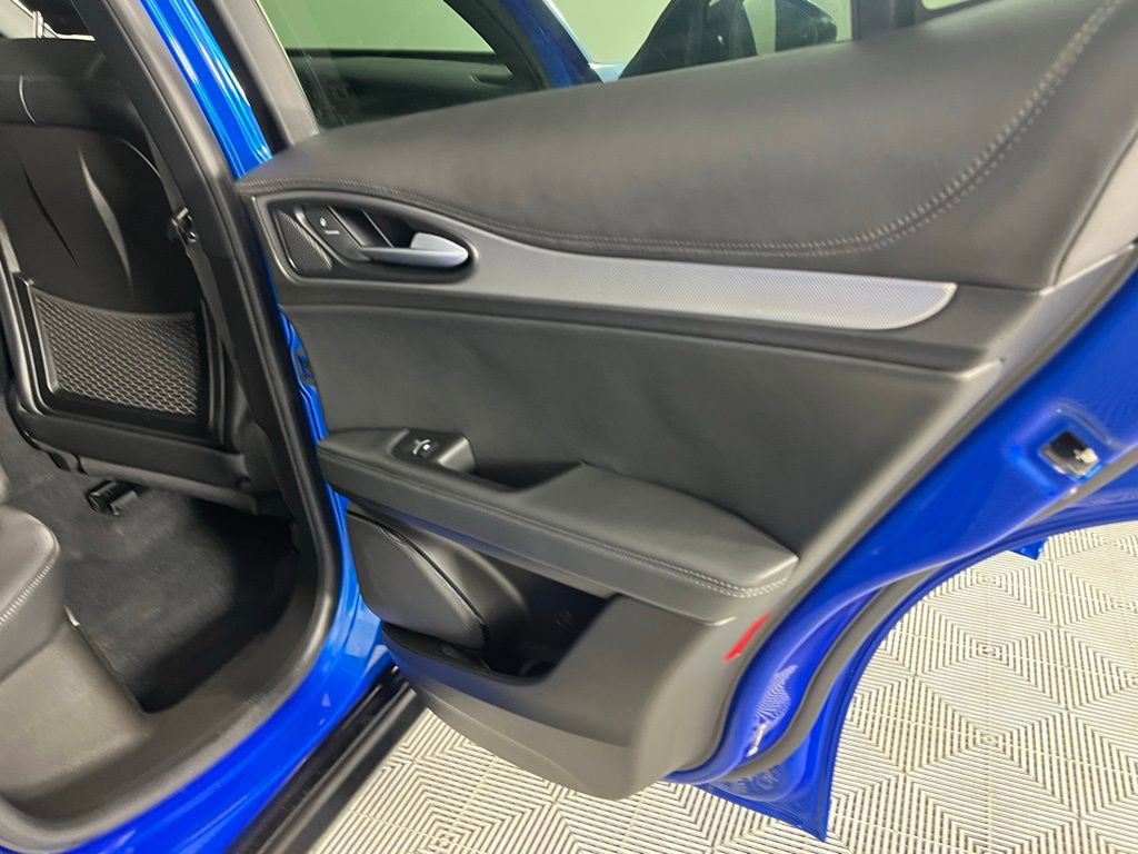 Used 2024 Alfa Romeo Stelvio Veloce image 31