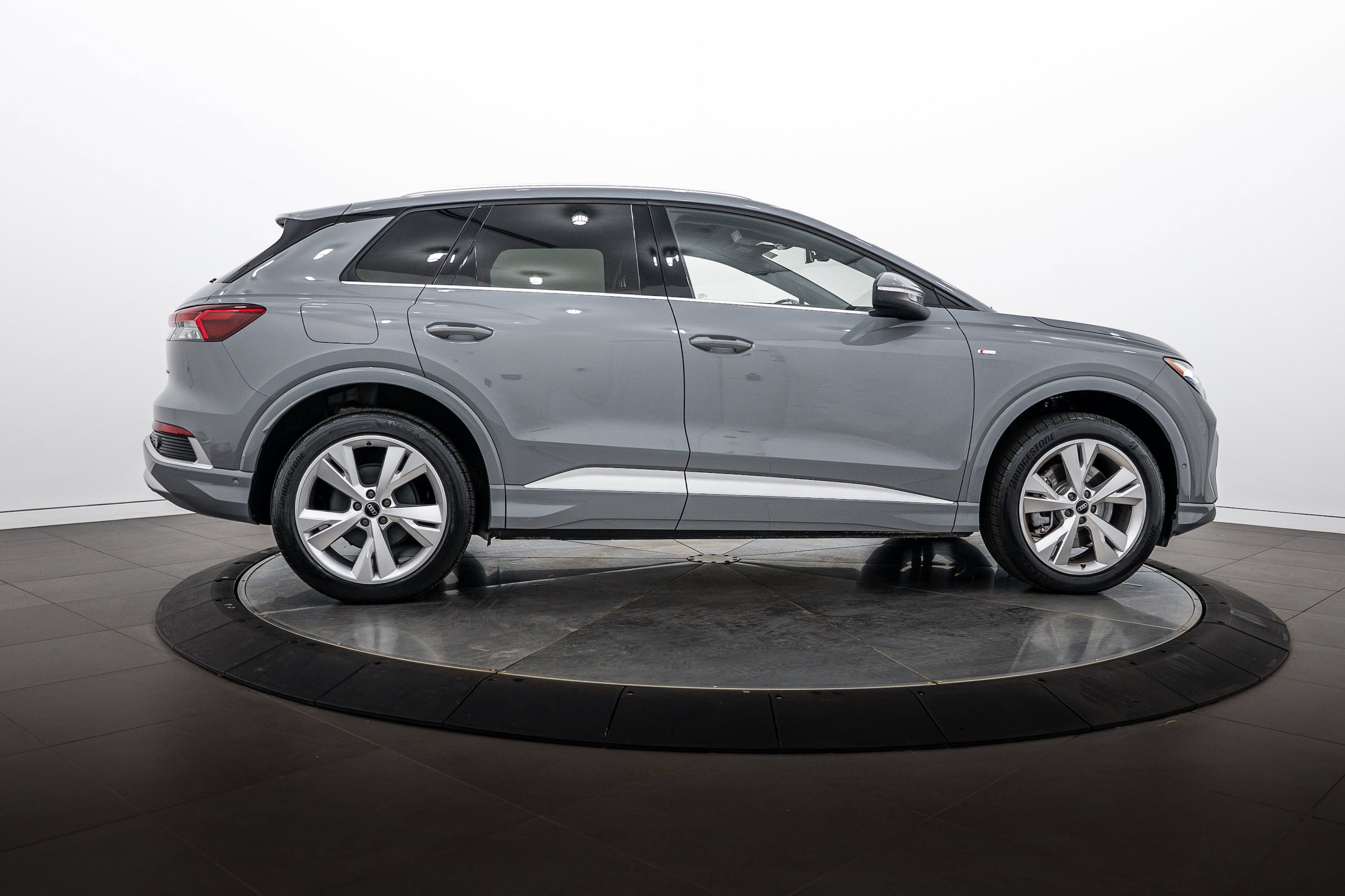 Certified 2023 Audi Q4 e-tron Premium Plus w/ Premium Plus AWD/4WD image 3