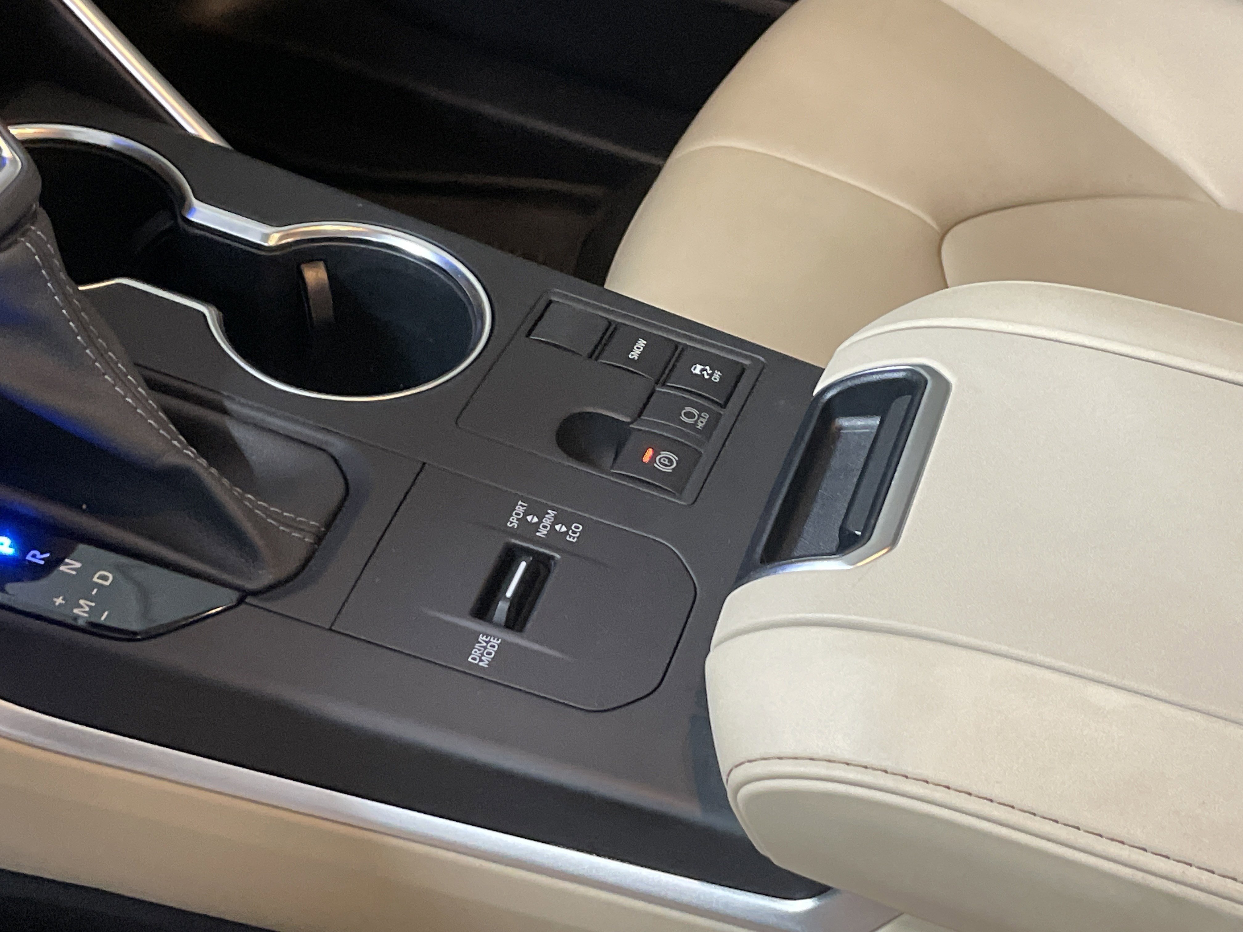 Used 2023 Toyota Highlander XLE image 29