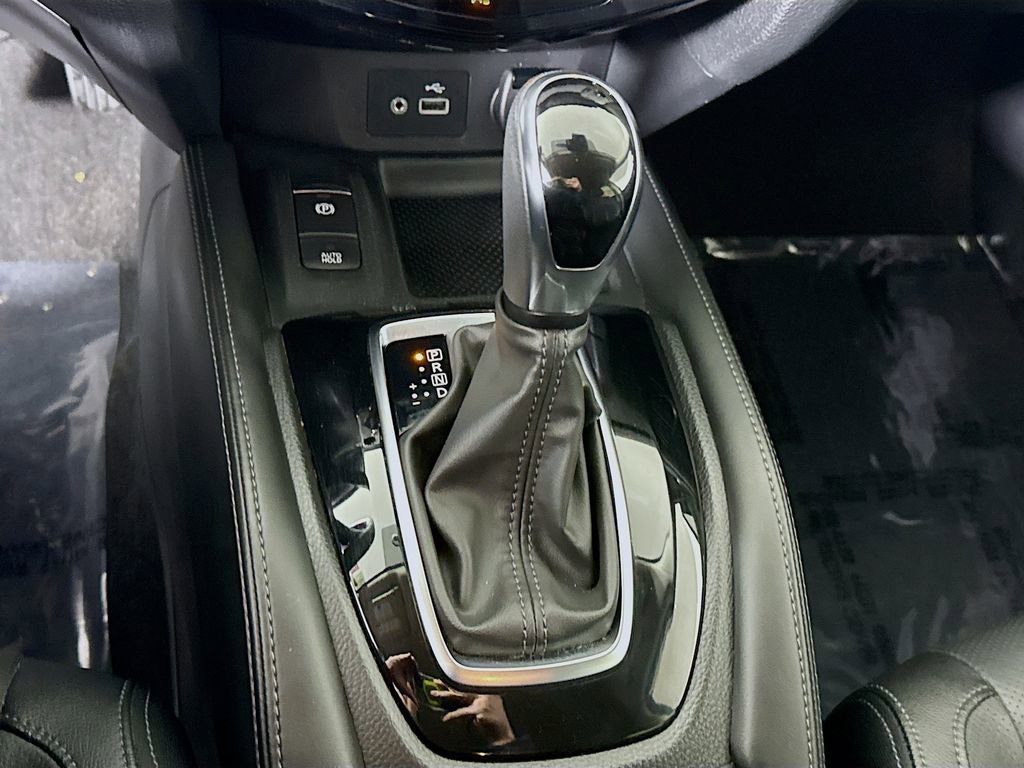 Used 2019 Nissan Rogue SL AWD/4WD image 10