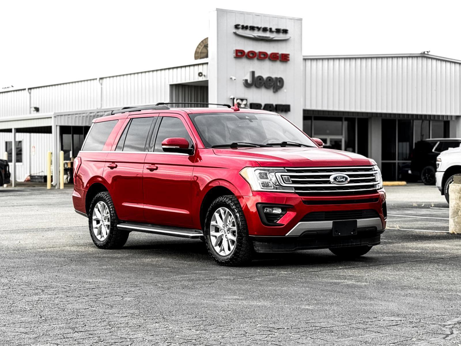 Used 2021 Ford Expedition XLT RWD image 3