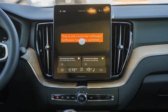 New 2026 Volvo XC60 T8 Plus image 21