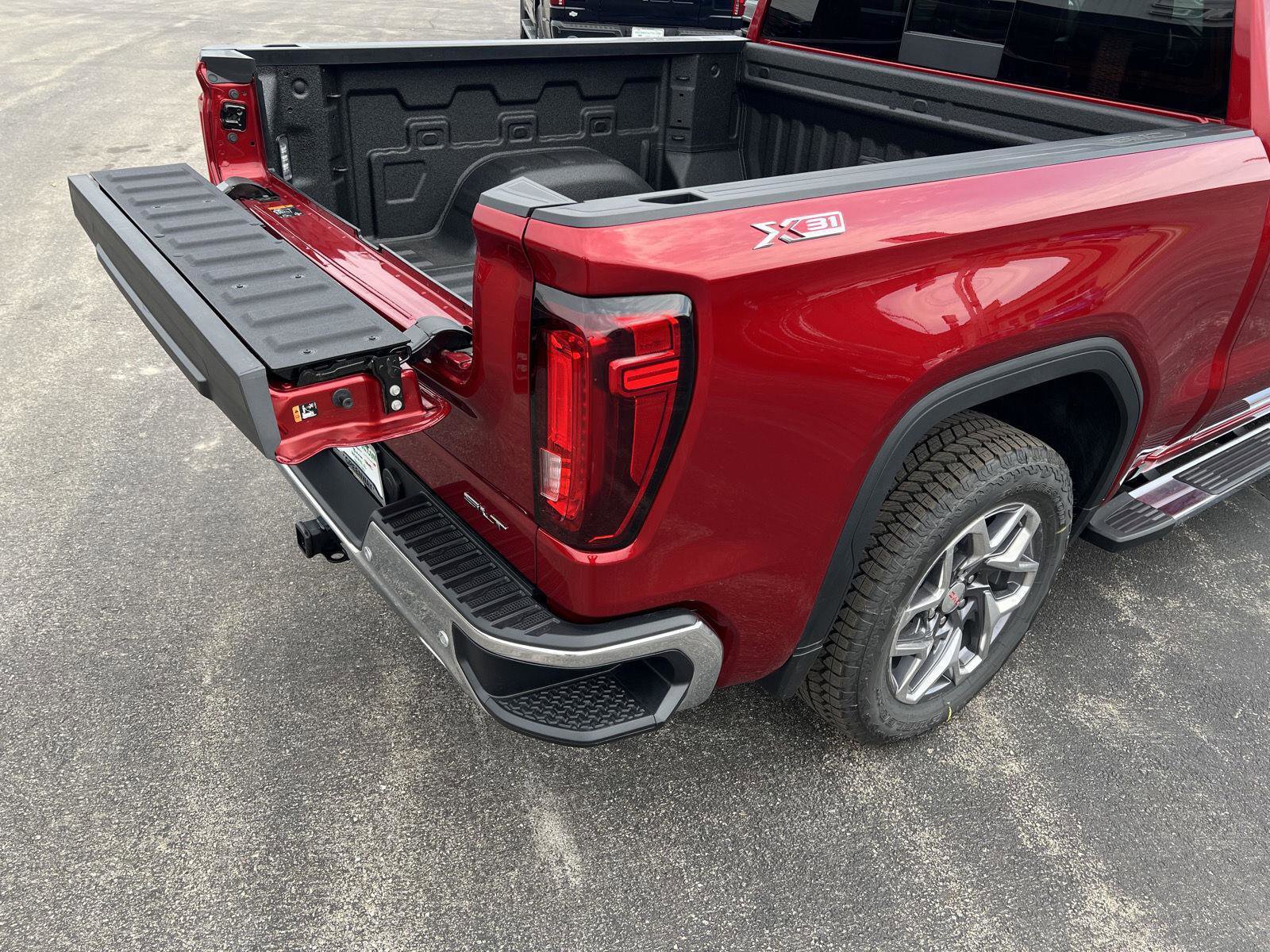 New 2026 GMC Sierra 1500 SLT image 49