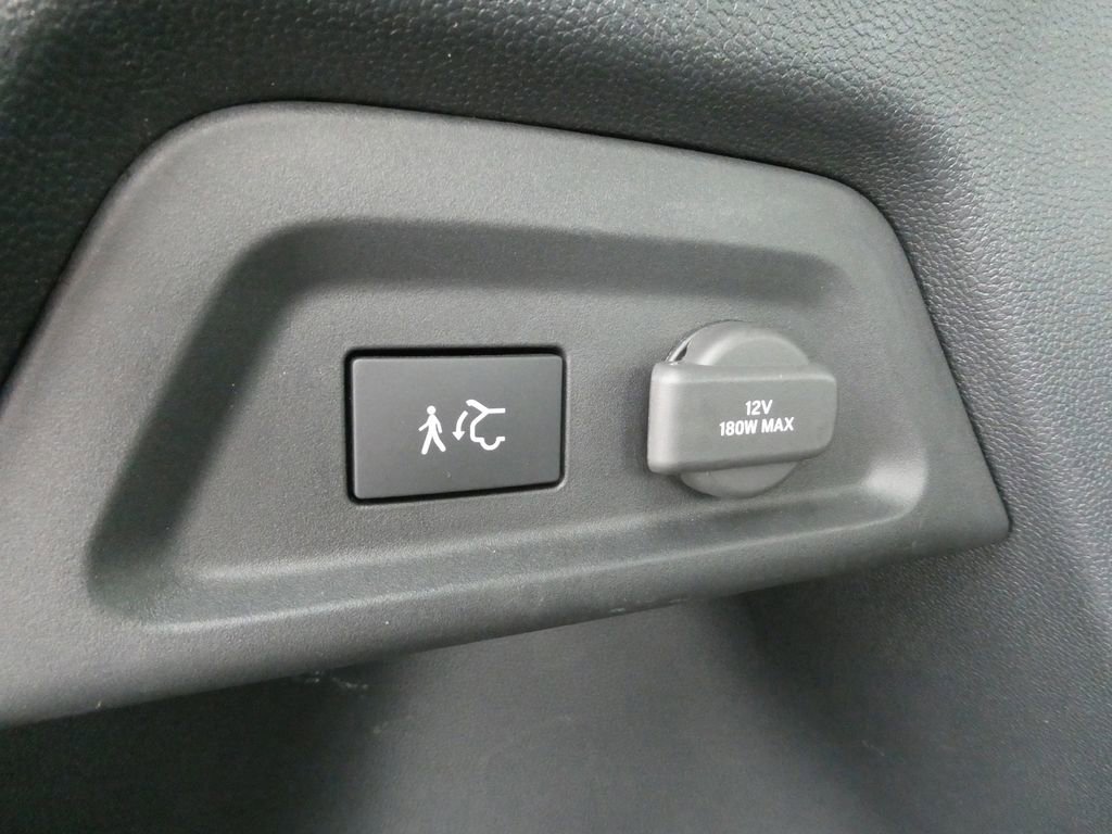 Used 2025 Honda Pilot Black Edition image 17