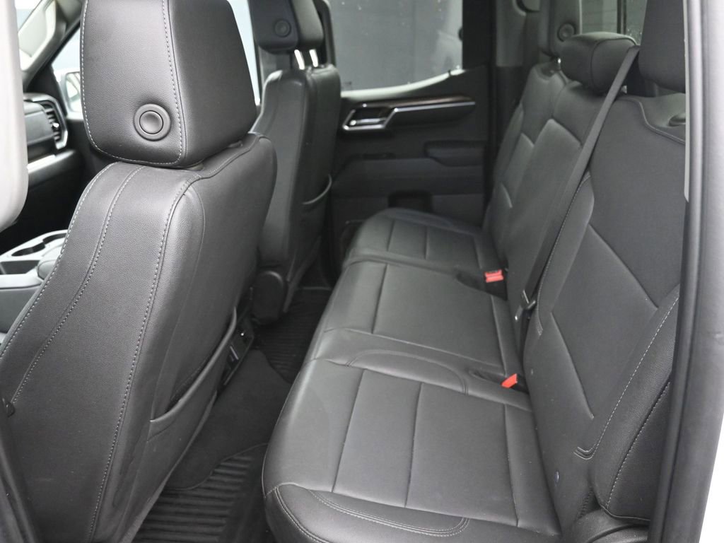 Used 2025 Chevrolet Silverado 1500 LT w/ Leather Package AWD/4WD image 10