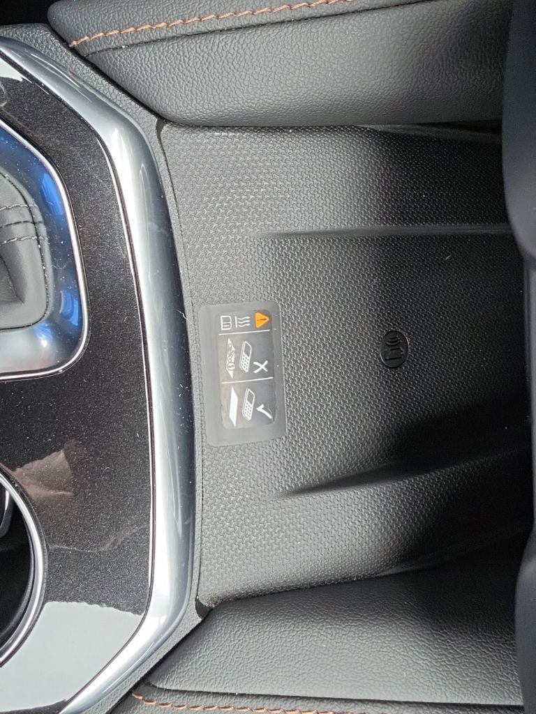 Certified 2023 Chevrolet Blazer Premier w/ Driver Confidence II Package image 21