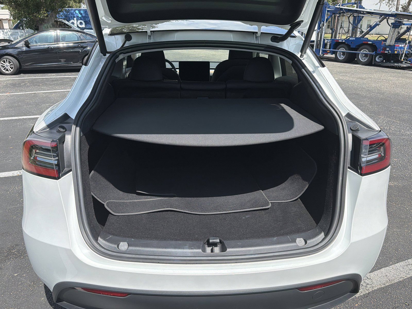 Used 2023 Tesla Model Y Performance AWD/4WD image 12