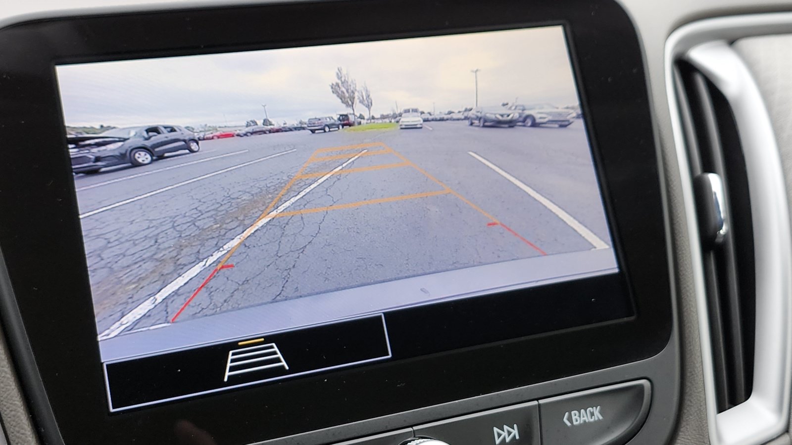 Used 2025 Chevrolet Malibu LT FWD image 23