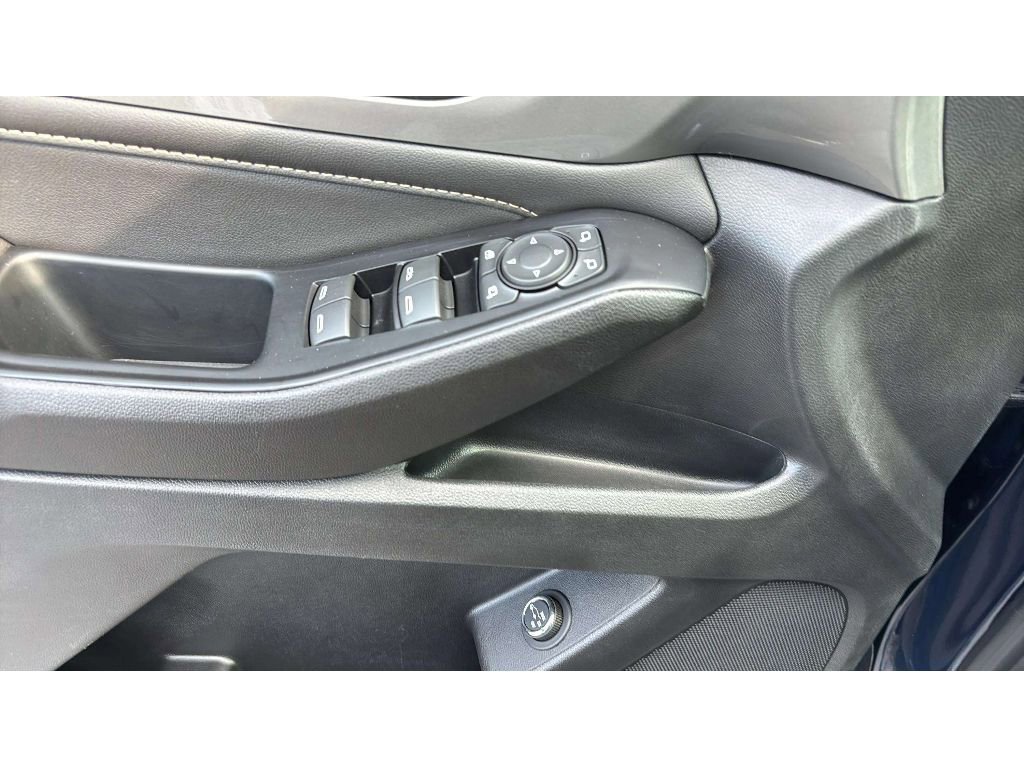 Certified 2023 Chevrolet Traverse LT w/ LT Premium Package AWD/4WD image 21