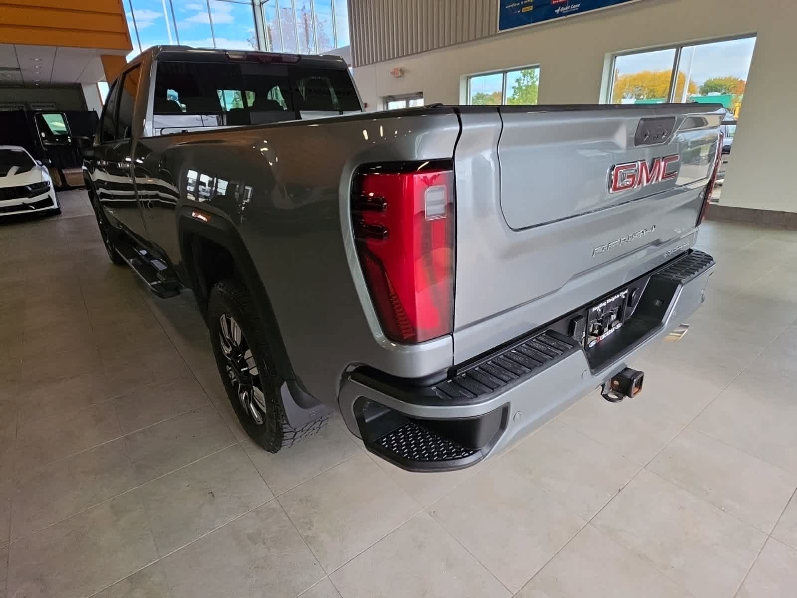 Used 2024 GMC Sierra 2500 Denali w/ Denali Reserve Package AWD/4WD image 11