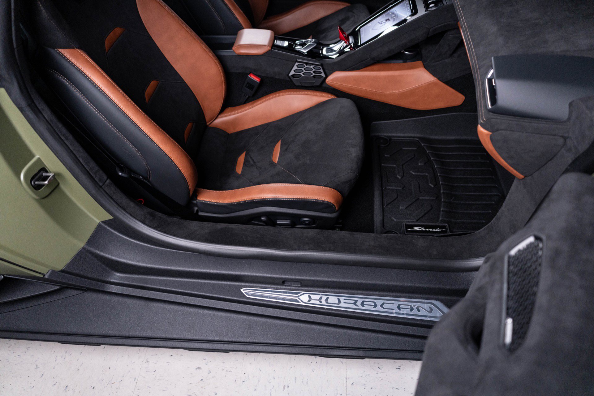 Used 2024 Lamborghini Huracan Sterrato AWD/4WD image 84