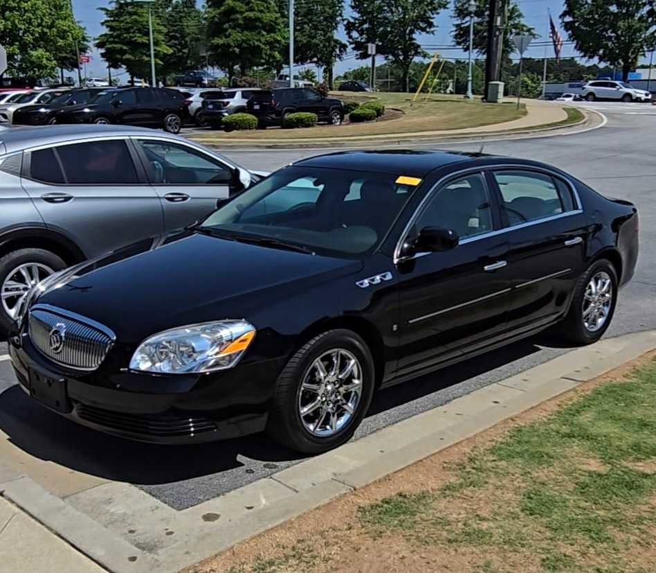 Used 2007 Buick Lucerne CXL w/ Luxury Package FWD image 2