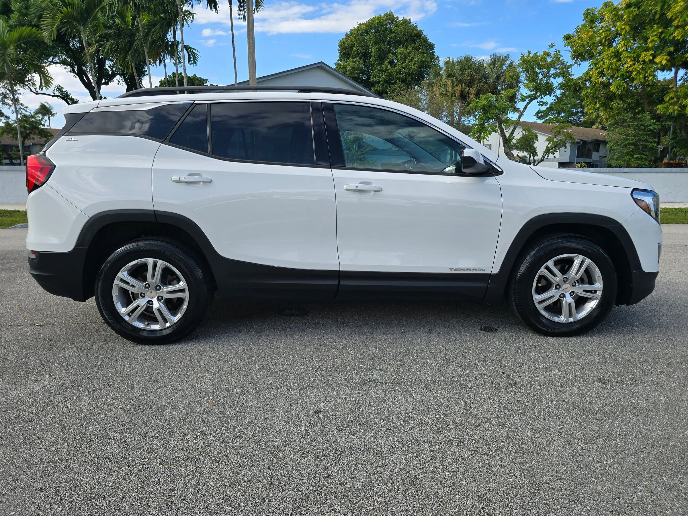 Used 2020 GMC Terrain SLT AWD/4WD image 4