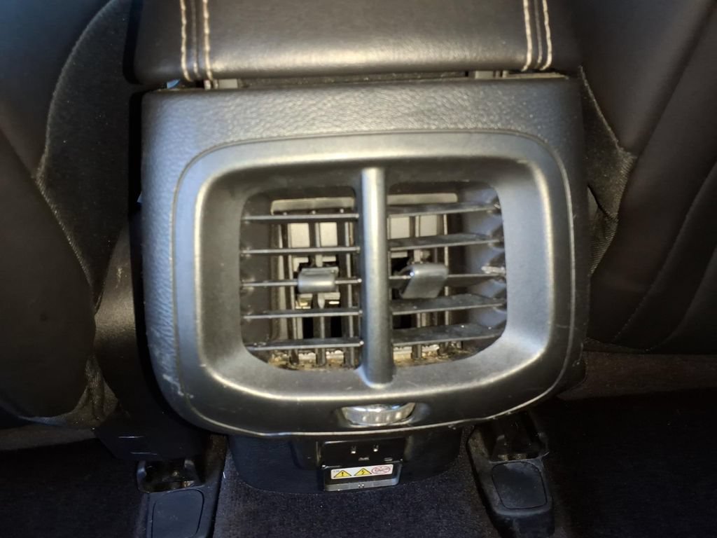Used 2016 Jeep Cherokee Limited AWD/4WD image 32
