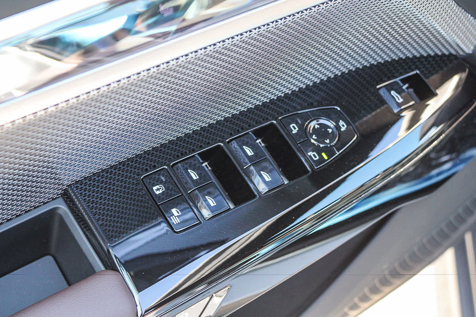 New 2026 BMW 740i w/ Premium Package RWD image 19