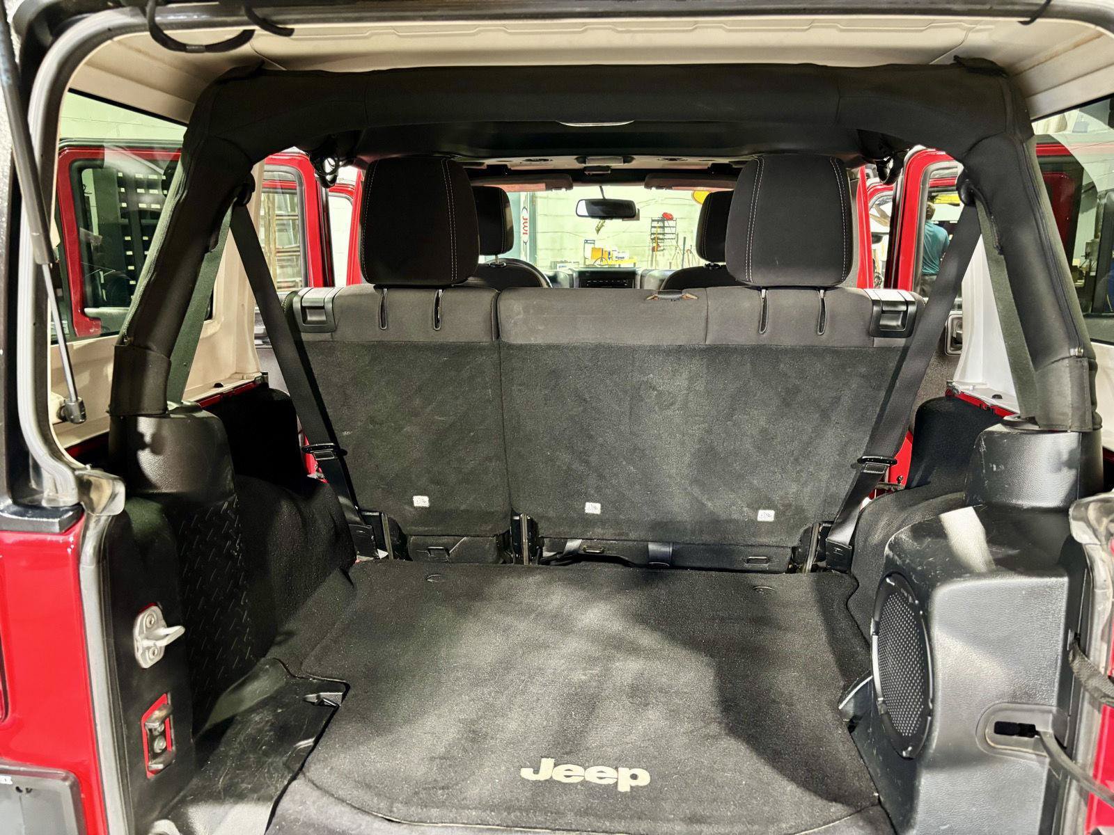 Used 2013 Jeep Wrangler Unlimited Sahara AWD/4WD image 11