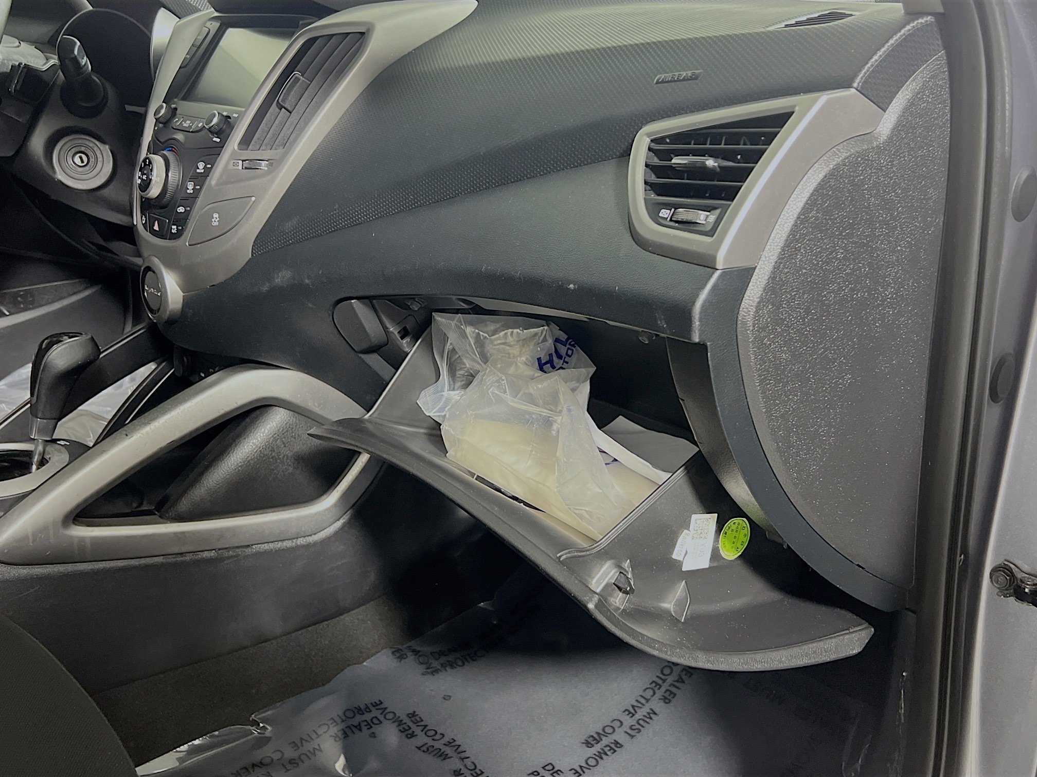 Used 2017 Hyundai Veloster FWD image 35