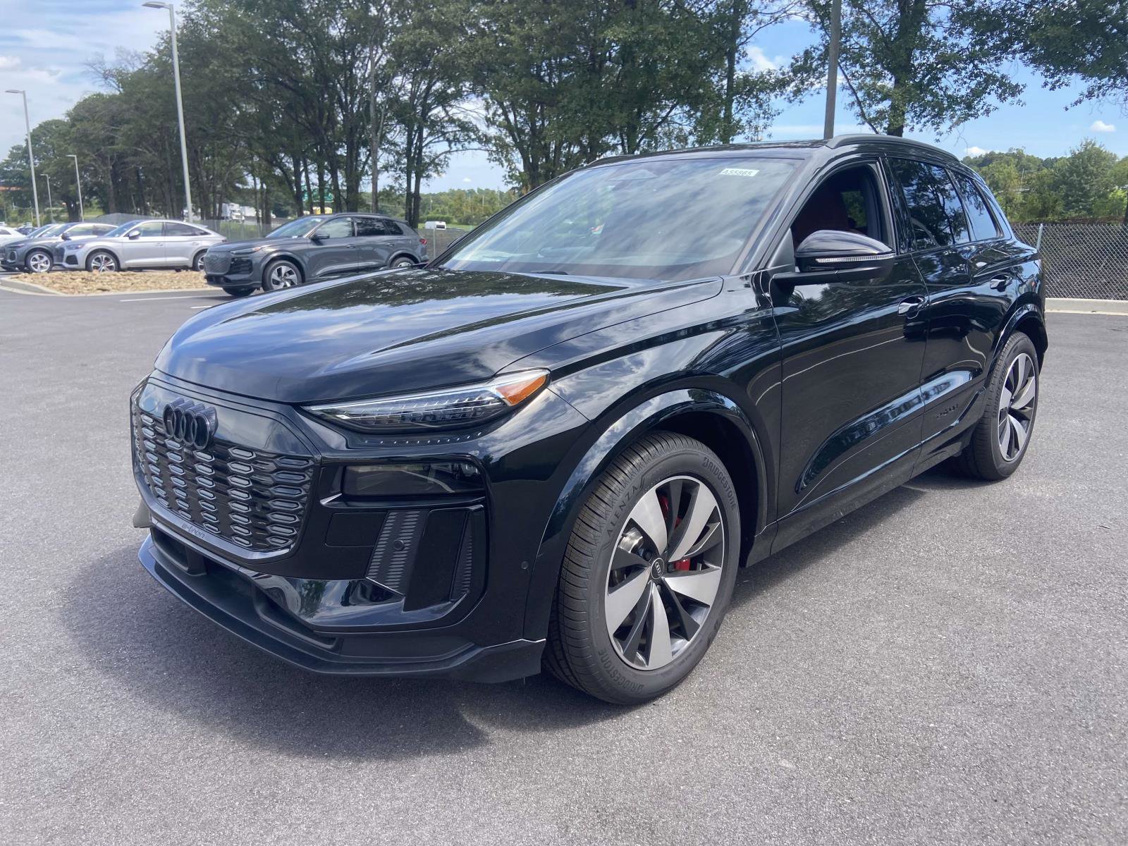 New 2025 Audi SQ6 e-tron Premium Plus image 3