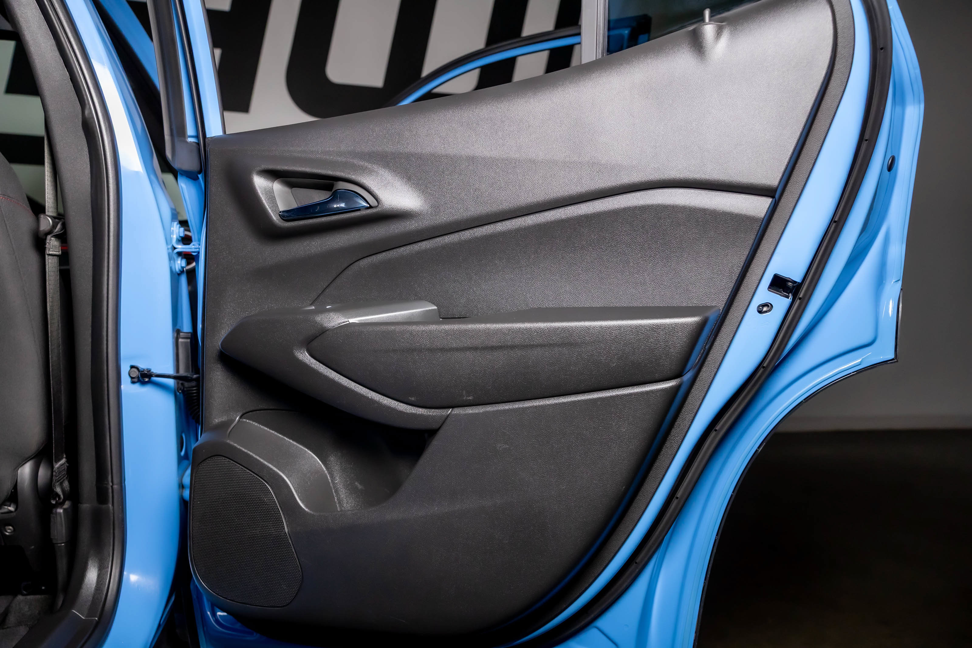 Used 2024 Chevrolet Trax RS FWD image 38