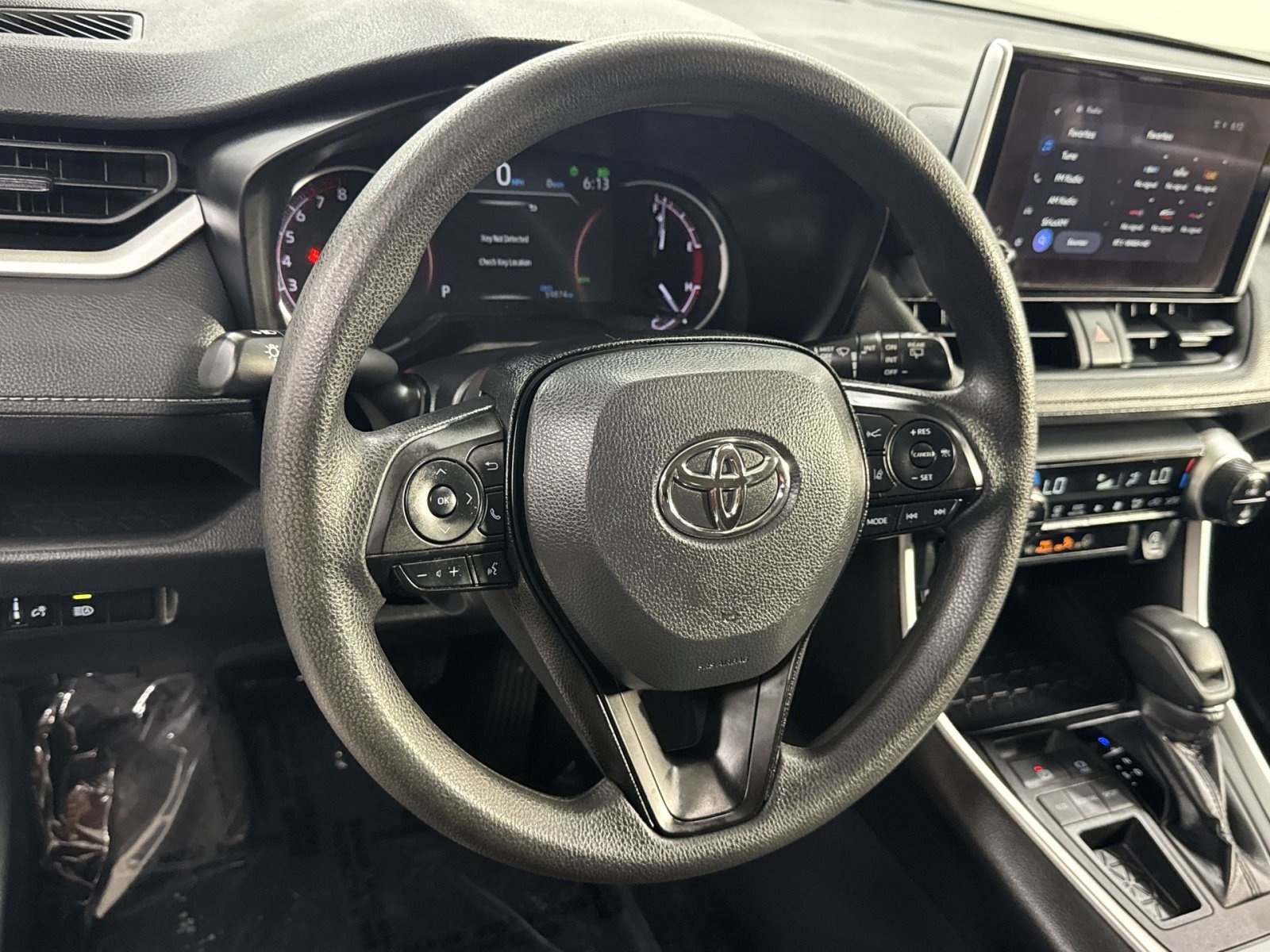 Used 2024 Toyota RAV4 XLE FWD image 28