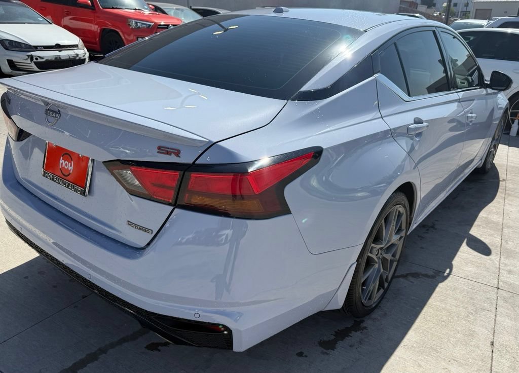 Used 2024 Nissan Altima 2.0 SR FWD image 9