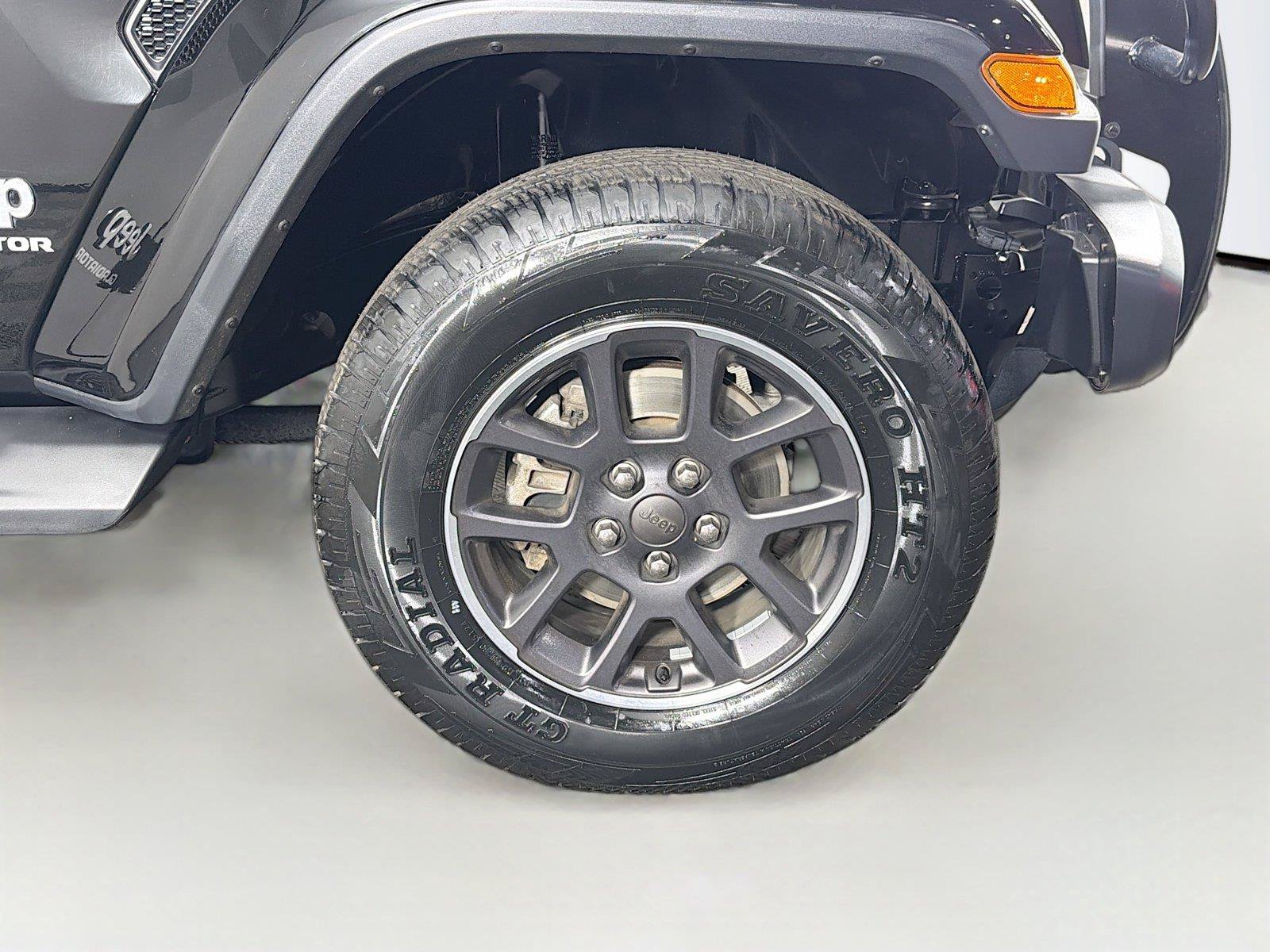 Used 2020 Jeep Gladiator Overland AWD/4WD image 35