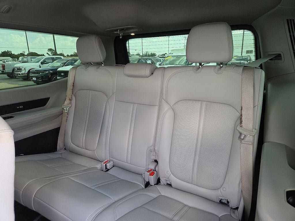 Used 2022 Jeep Wagoneer Series II RWD image 18